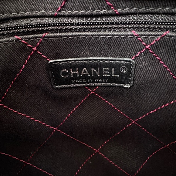 CHANEL Shopping Fever Quilted Caviar Leather Tote Bag
Maroon - Picture 7 of 12